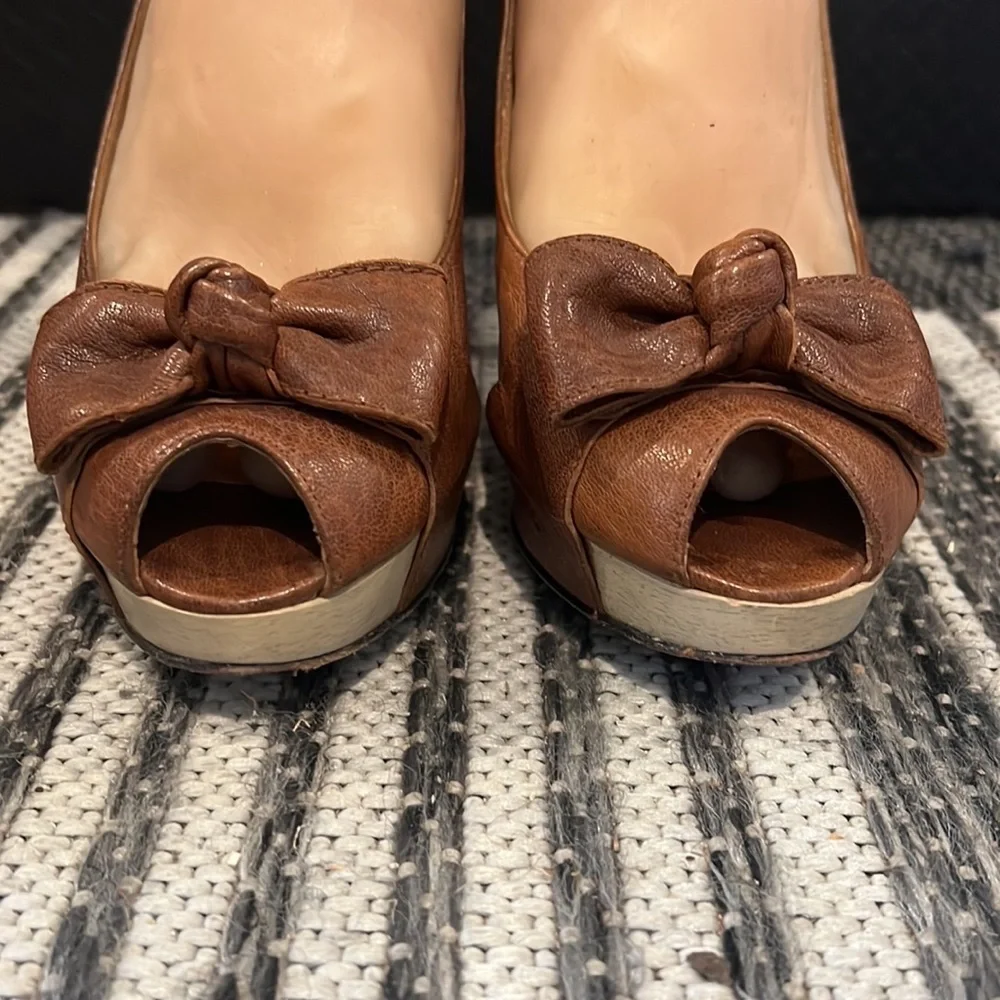 Stuart Weitzman authentic stuart